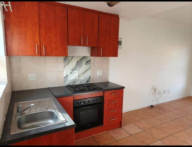 2 BEDROOM TOWNHOUSE FOR SALE IN BARDALE VILLAGE